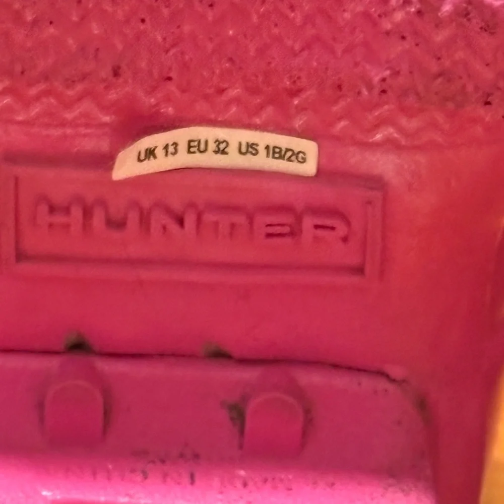 Hunter Classic sz 13 UK 32 pink gloss kids rain boots, great pre owned condition